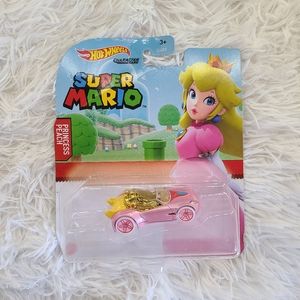 Princess Peach Gold Seated Car